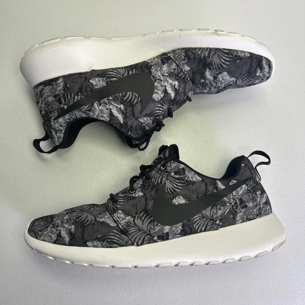 Nike Roshe Run Print Greyscale Palm Aloha Grey Black 655206-010 Men Size 8.5